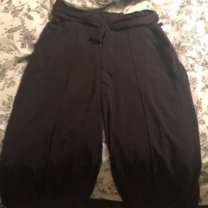 Lululemon Size 10 Black Noir pants